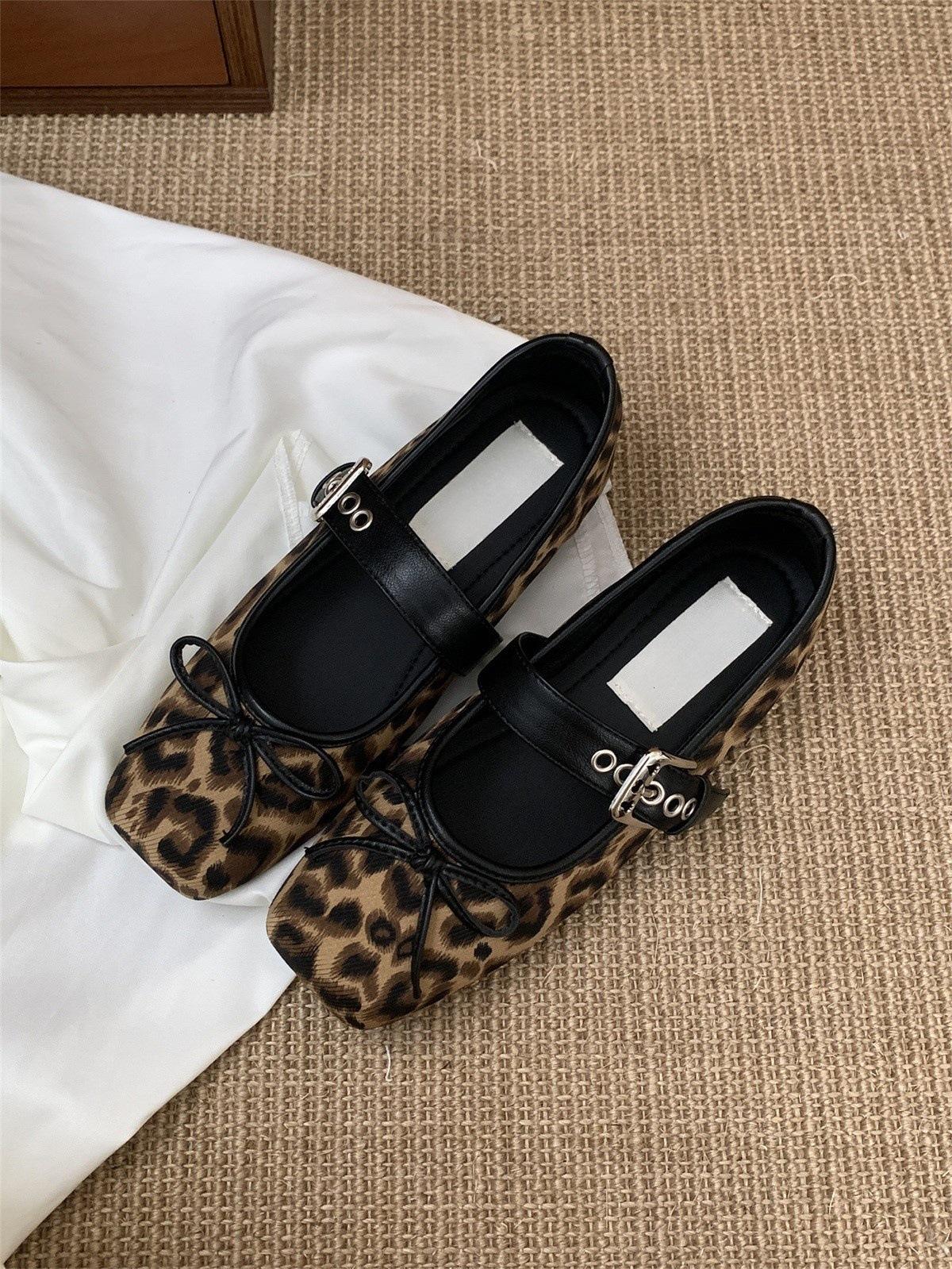 

Silver square head light mouth single shoes women s 2025 new bow ballet French fairy gentle Mary Jane shoes 40 цветной печати леопарда