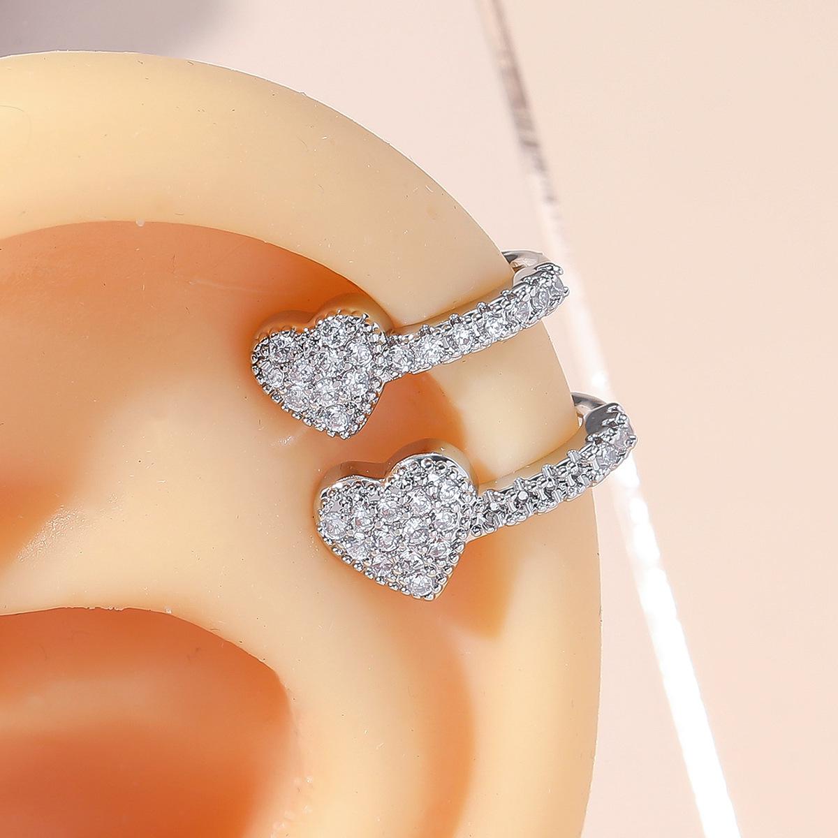

2023 Роскошный циркониевый клипс для ушей в форме сердца: Трендовые, Стильные Женские Украшения