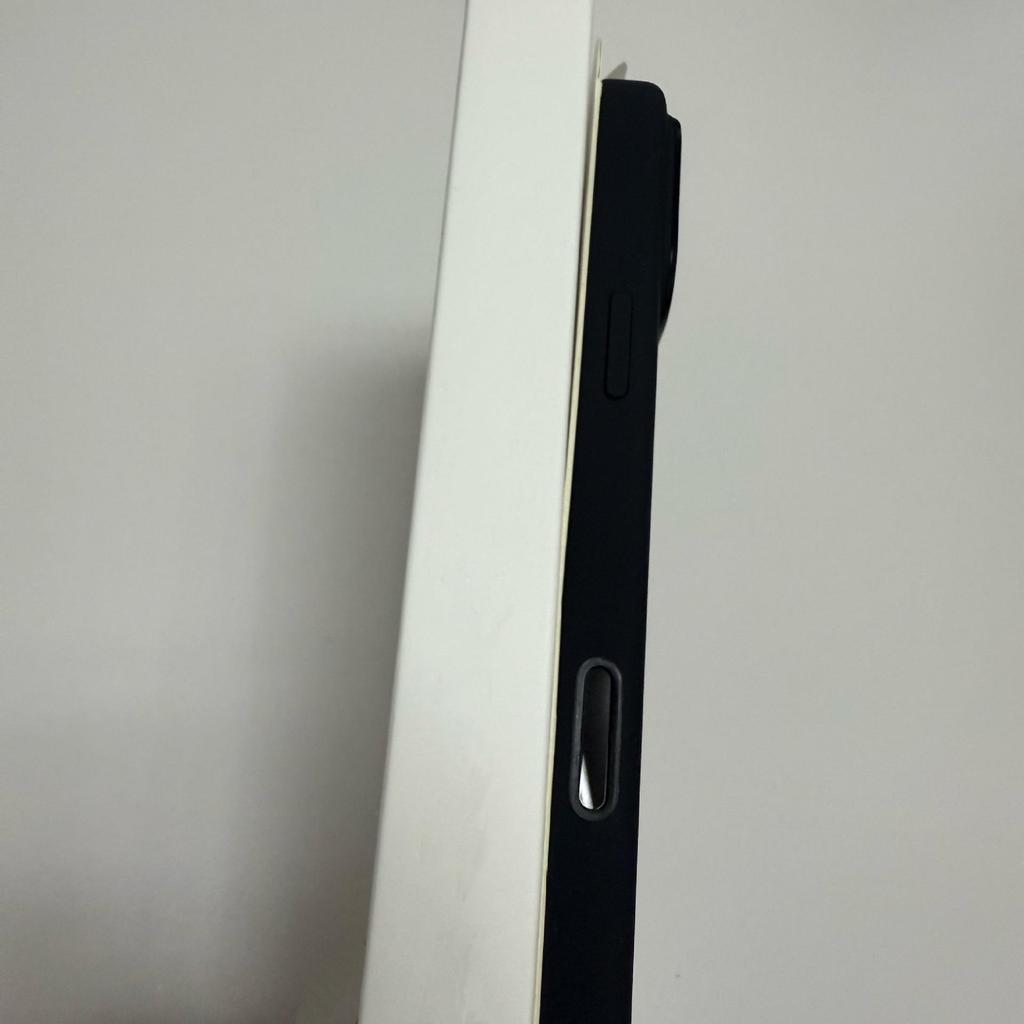 Liquid Silicone Soft Case for iPhone 17 Pro Max - Solid Color, Anti-Fall Protective Shell.