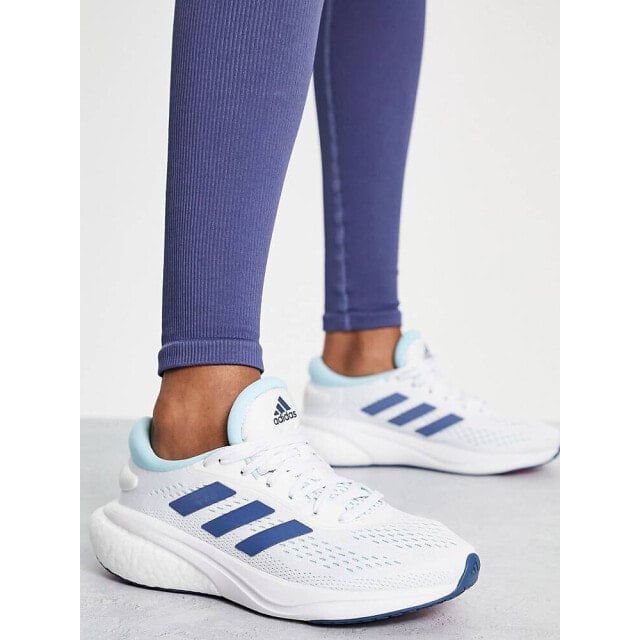 

Белые кроссовки adidas Running Supernova 2