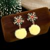 Festliche Schneeflocken-Ohrringe mit eingelegten Diamanten & Pompon-Anhänger