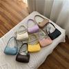 Weiche PU Leder Frauen Lila Unterarm Tasche Retro Einfarbig Damen Handtaschen Mode-Design Mädchen Kleine Schulter Taschen