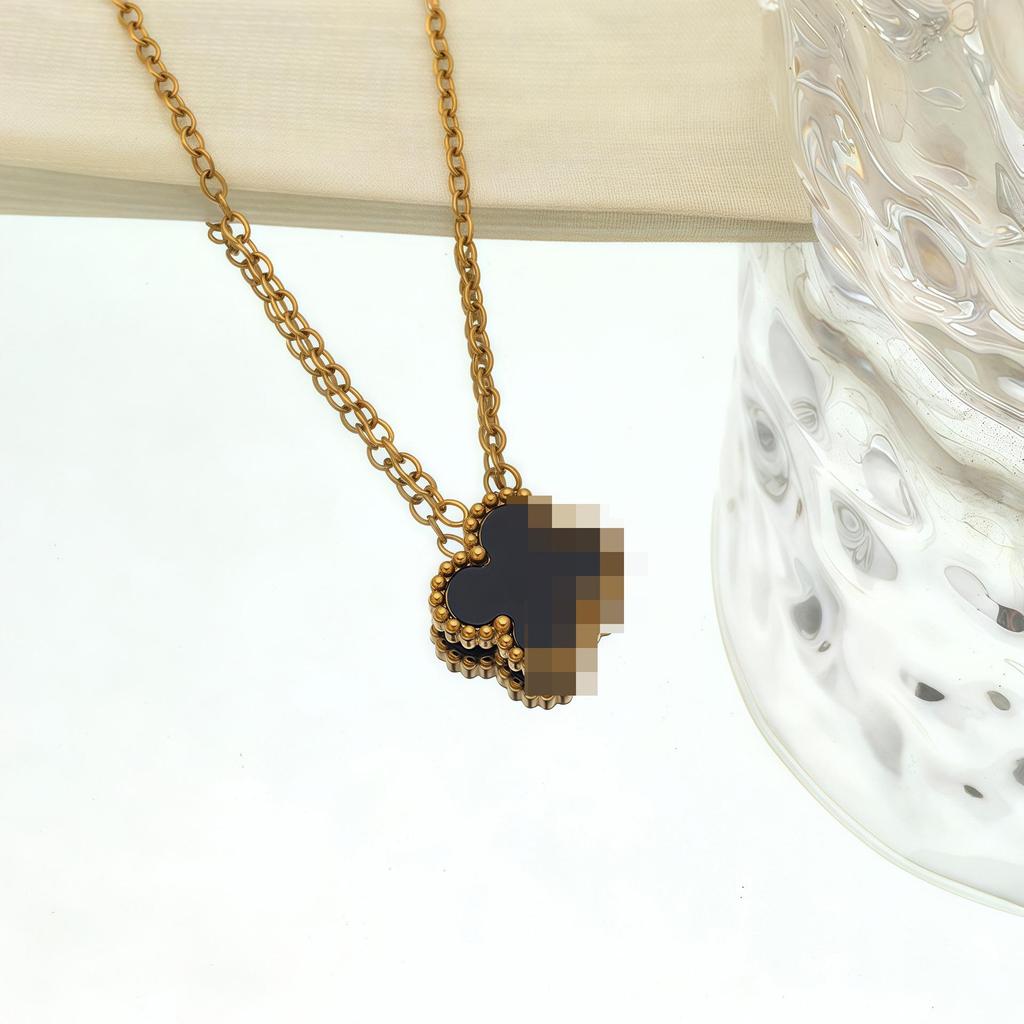 18K Gold-Plated Double-Sided Mother-of-Pearl Four-Leaf Clover Necklace