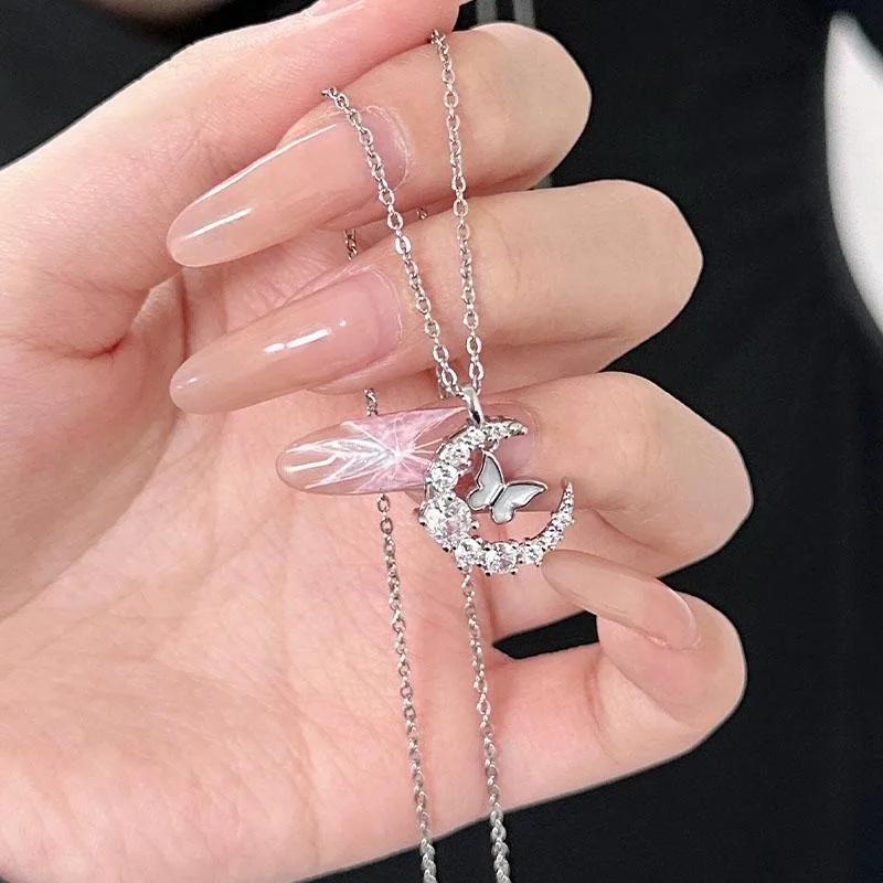 Korean New Butterfly Pendant Necklace for Women Fashion Sweet White Blue Zircon Moon Necklace Choker Chain Wedding Party Jewelry
