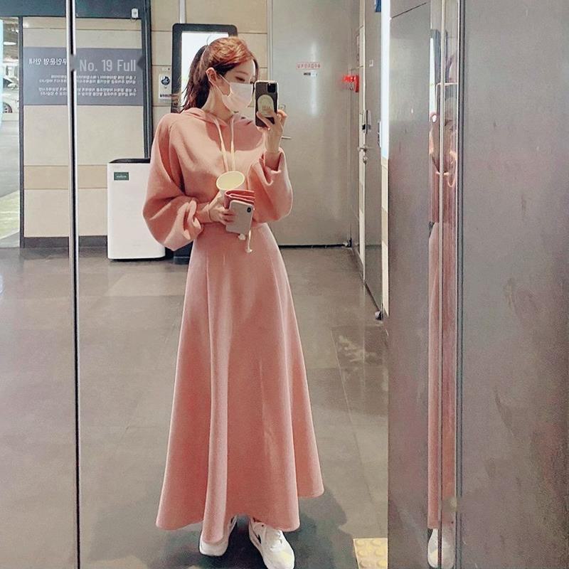 

Женский костюм-двойка: Коллекция весна-осень 2025, короткая полосатая толстовка и юбка А-силуэта M