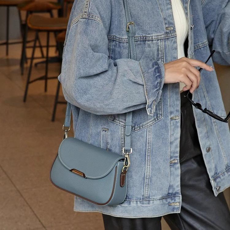 Small Square Bag New Style Shoulder Straps High Quality Textured Cowhide Leather Crossbody Bag for Women's Commuting Shoulder Bag