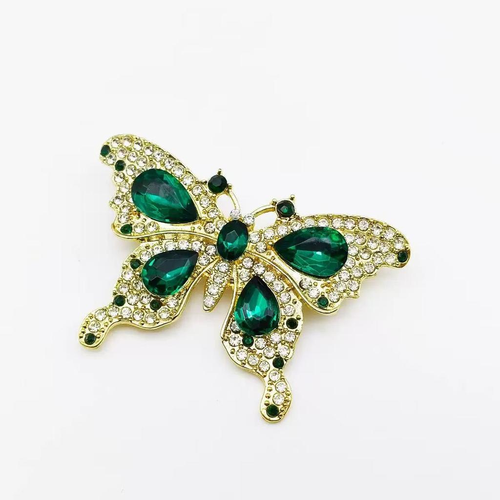 Pearl Heart Brooch: 2025 Autumn/Winter Trend - Korean Exquisite Pin for Women