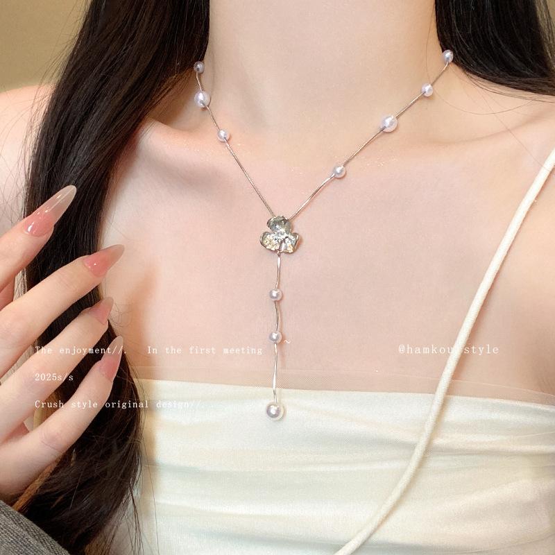 Long tassel flower pearl necklace women's light luxury design collarbone chain