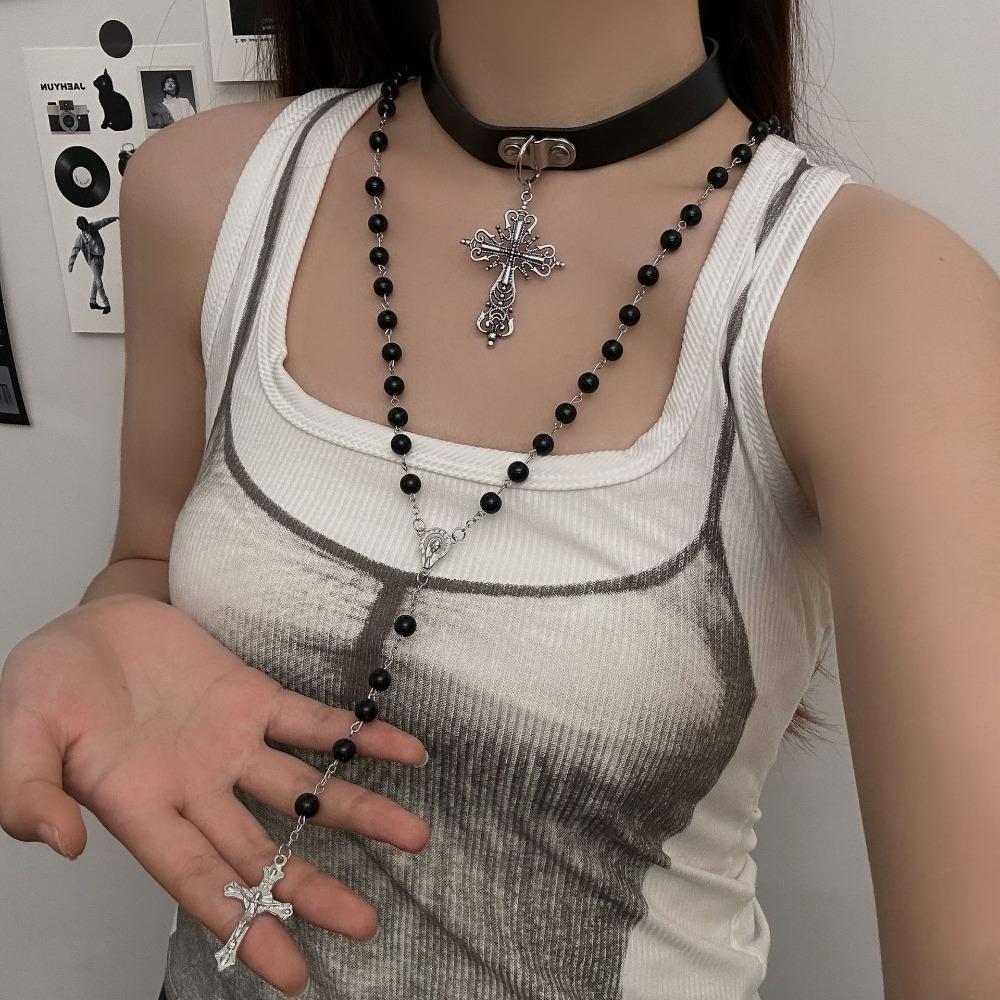 Y2K Subculture Baroque Hollowed-out Cross Pendant Collar Black Beaded Fold Wear Long Necklace for Women Personality Punk Jewelry