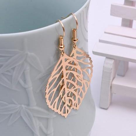 

Fashionable Long Leaf Earrings Vintage Minimalist Dangle Pendant Jewelry for Women Elegant Accessories золотой