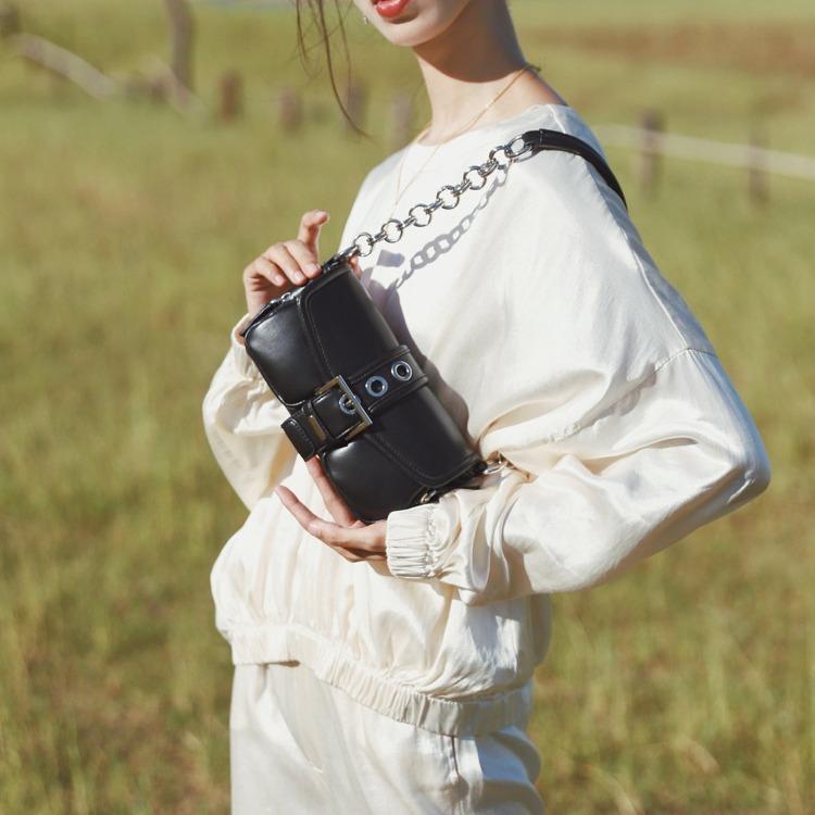 Fashion Simple Retro Round Chain Underarm Bag New Trend Baguette Crossbody Small Bag Commuter Bag Shoulder Bag