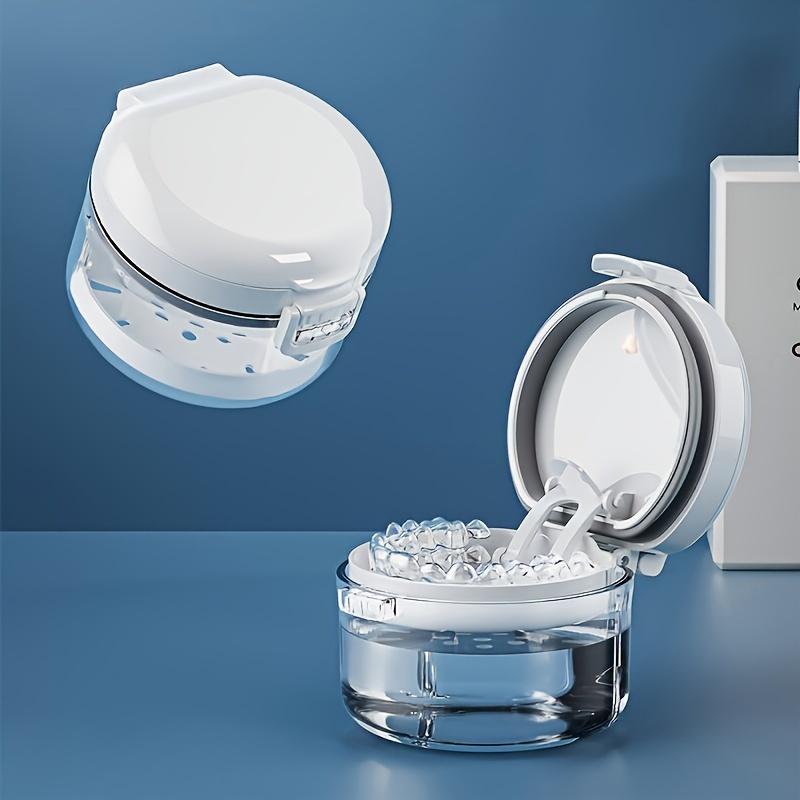 1pc of a Portable Storage Box for Invisible Braces, Suitable for Retainers And Convenient for Cleaning Dentures on The Go.