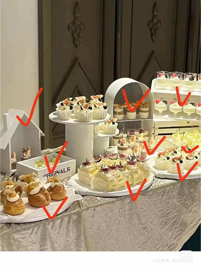 10-Piece White Dessert Display Stand Set: Wooden & Acrylic Tabletop Decoration