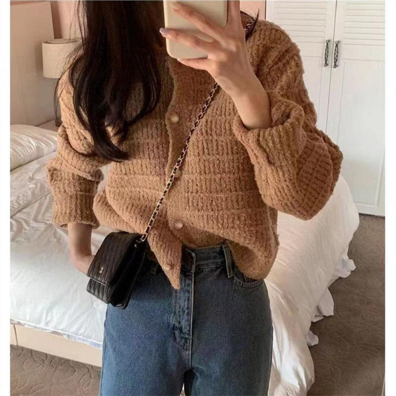 

Autumn and winter retro round neck texture woven design loose long-sleeved short knitted sweater average size хаки