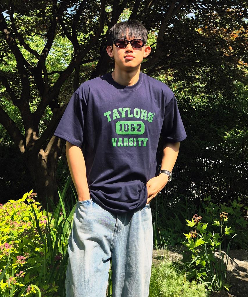 TAILOR STUDIO Varsity 1862 Short Sleeve T-Shirt (Navy)