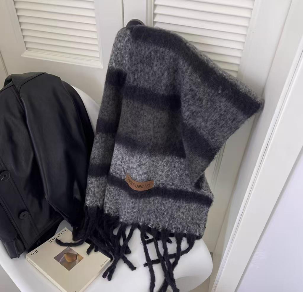 2025 Retro Striped Gradient Scarf: Thickened Warm Neck Warmer for Women