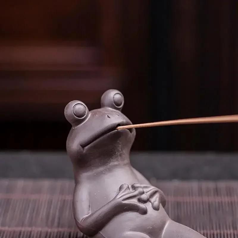Home Decoration Creative Gifts Cute Frog Sculpture Incense Stick Burner Holder with Sticks Handmade Ceramic Incense Stick