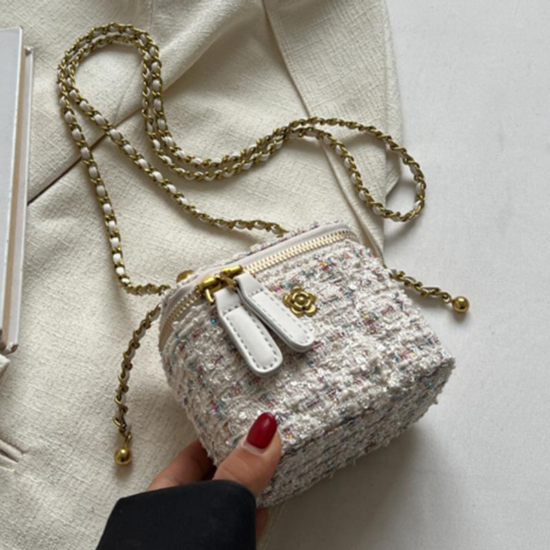 Small Bag Women's New Fashion Knitted Chain Messenger Bag Mini Bag