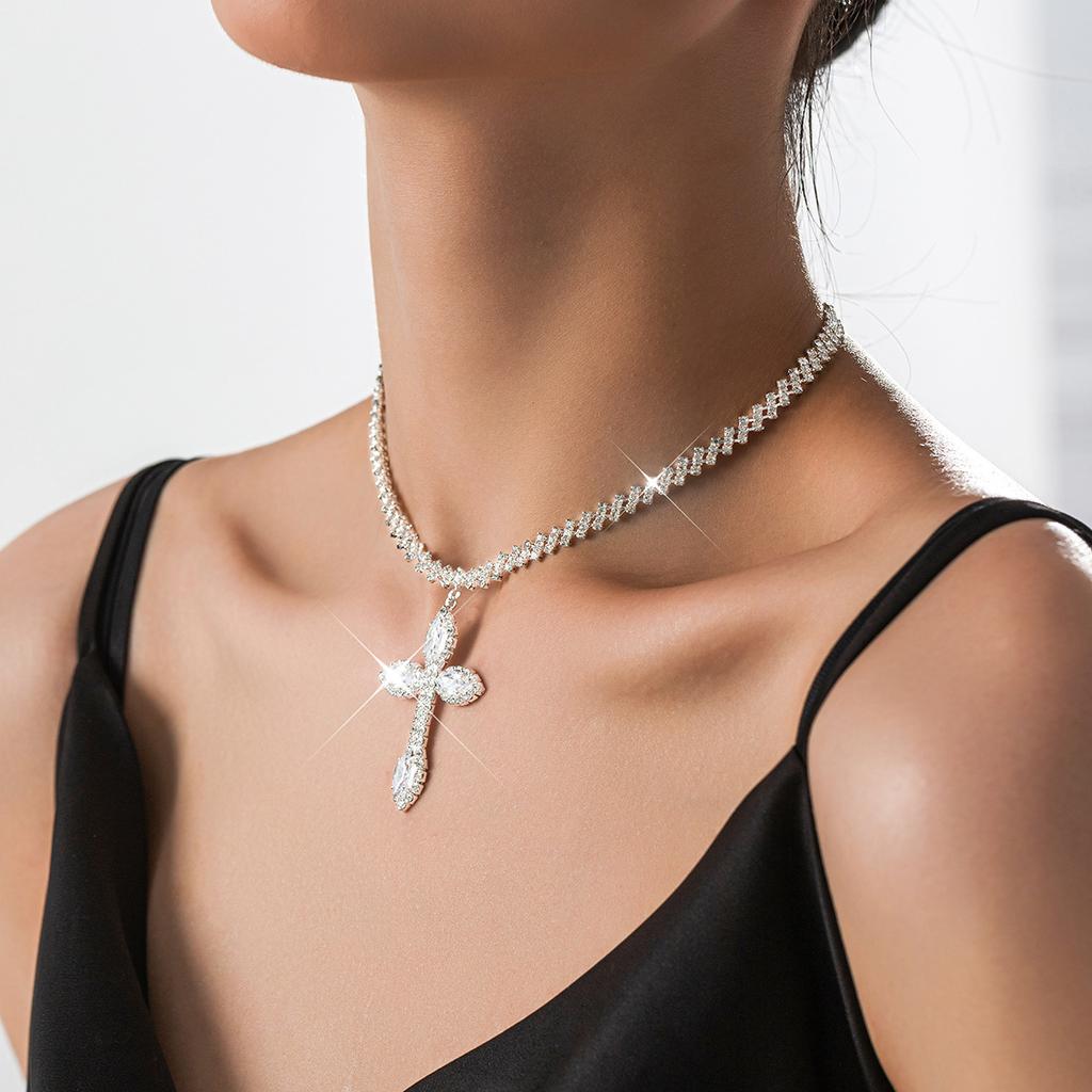 New Retro Virgin Mary Pendant Cross Necklace for Women's Fashion, New Trendy Pendant Accessory