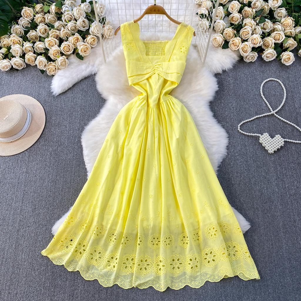 Elegant wind sweet crochet hollow V-neck sleeveless dress women's summer high sense waist thin pleated dress