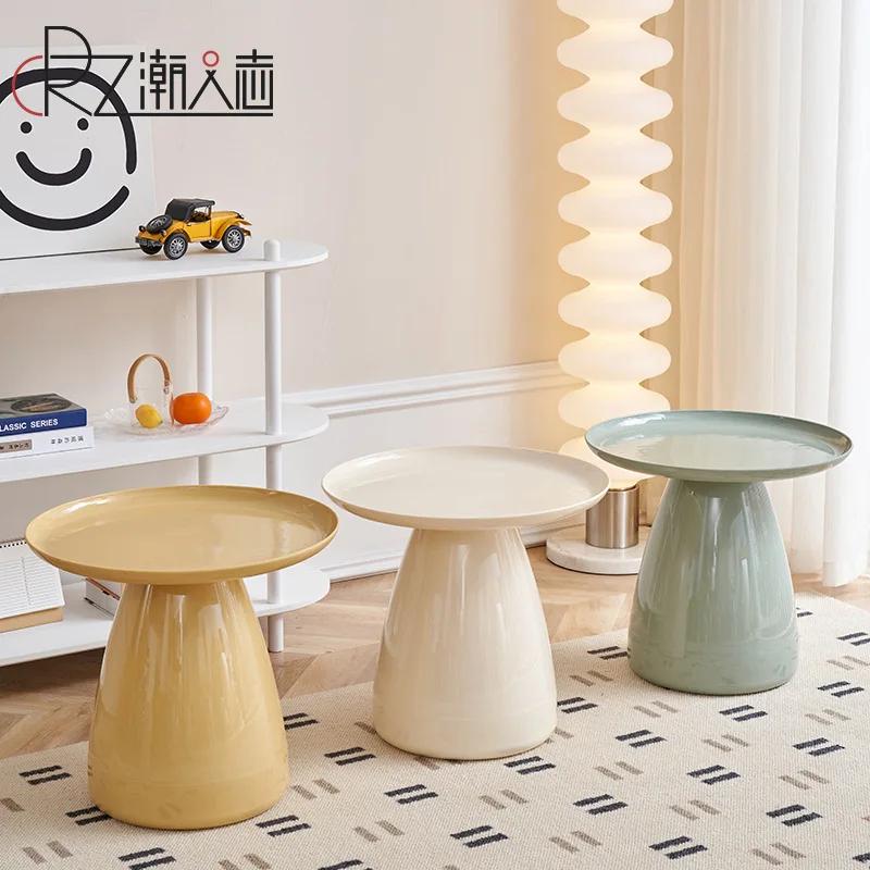 Nordic creative simple modern small apartment small coffee table round transparent acrylic corner table small round table