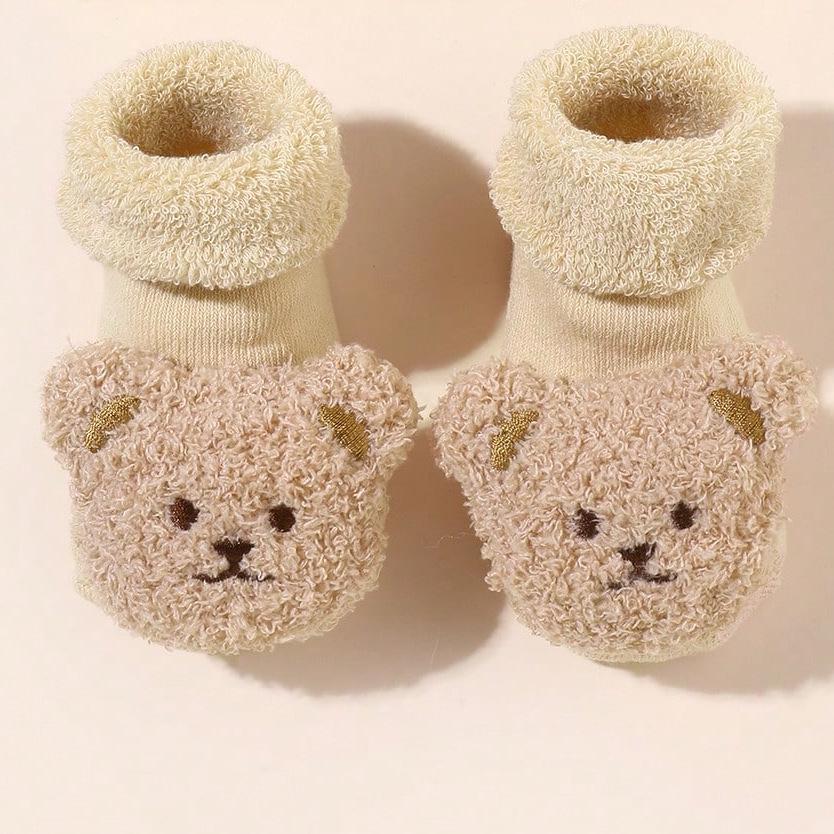 Зимний набор с плюшевым мишкой: шапка и носки (международный)