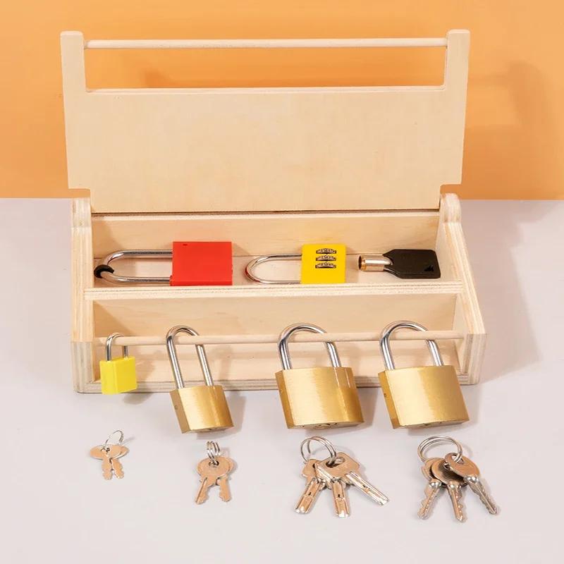 

Montessori Wood Toy Unlocking Toys Learning Locks with Keys Educational Game Fine Motor Training Sensory Materials Teaching Toys