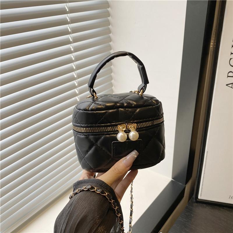 

Сумка Женская Весна Лето 2025 Новая Ромбовидная Цепочка Премиальный Стиль Иностранный Стиль Сумка Мессенджер Универсальная Портативная Маленькая Квадратная Сумка чёрный