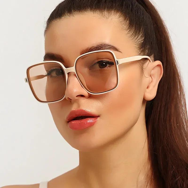 New  Square Sunglasses With Gradient Color Sunglasses Women'S Trend Uv Resistant Retro Oversized Eyeglasses Fashion Eyewear