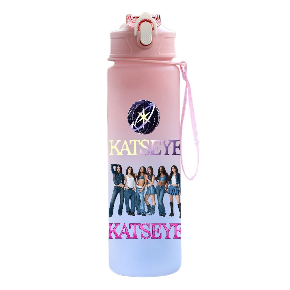 750Ml Water Bottle Anime Cartoon KATSEYE Printed Large Capacity Drinking Cup Portable Outdoor Sports Water Cup Children Kid Gift