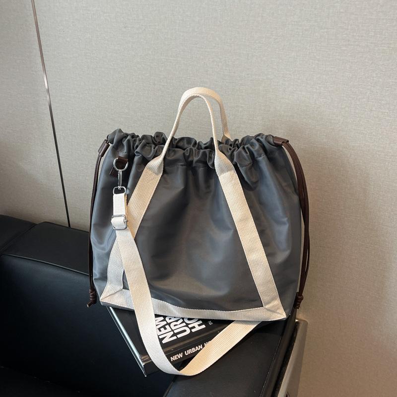 Bag Women's Large-capacity New Summer Casual Messenger Bag Portable Drawstring Folds Class Tote Bag