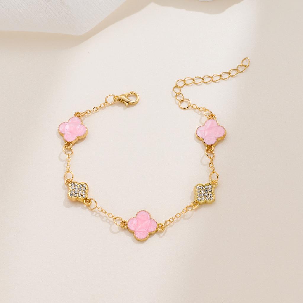 Five Flowers Four-leaf Clover Bracelet Female New Light Luxury Niche Delicate Mother-of-pearl Hand Jewelry