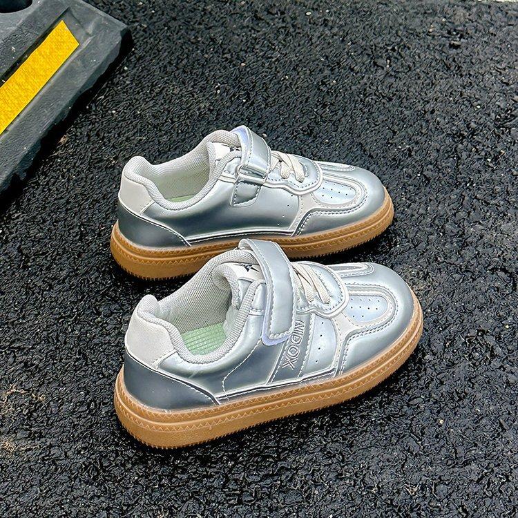 

Девочки Немецкие тренировочные туфли 2025 весна новые детские кроссовки на мягкой подошве с нескользящей подошвой дофаминовые туфли для девочек кеды для мальчиков 36 серебряный