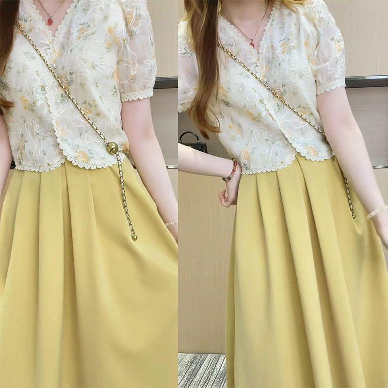 Комплект: топ и юбка с цветочной вышивкой: Топ с кружевной отделкой и плиссированная юбка А-силуэта, комплект из двух предметов Medium