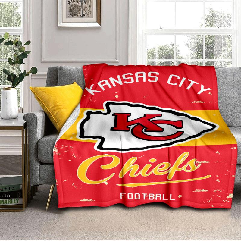 Kansas City Chiefs Pattern Blanket Outdoor Flannel Blanket for Camping, Hiking, Garden Parties, Picnic Essentials,gift for family and friends
