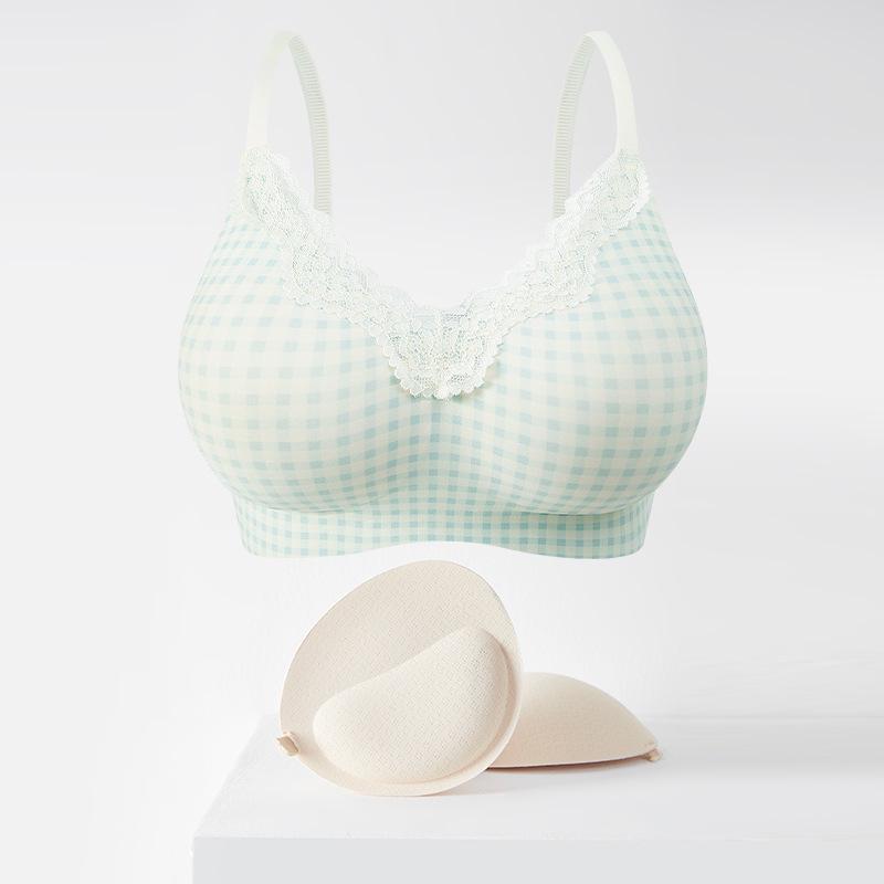 Sweet Lace Trim Wire-Free Push-Up Bra for Petite Busts - French Floral Design M