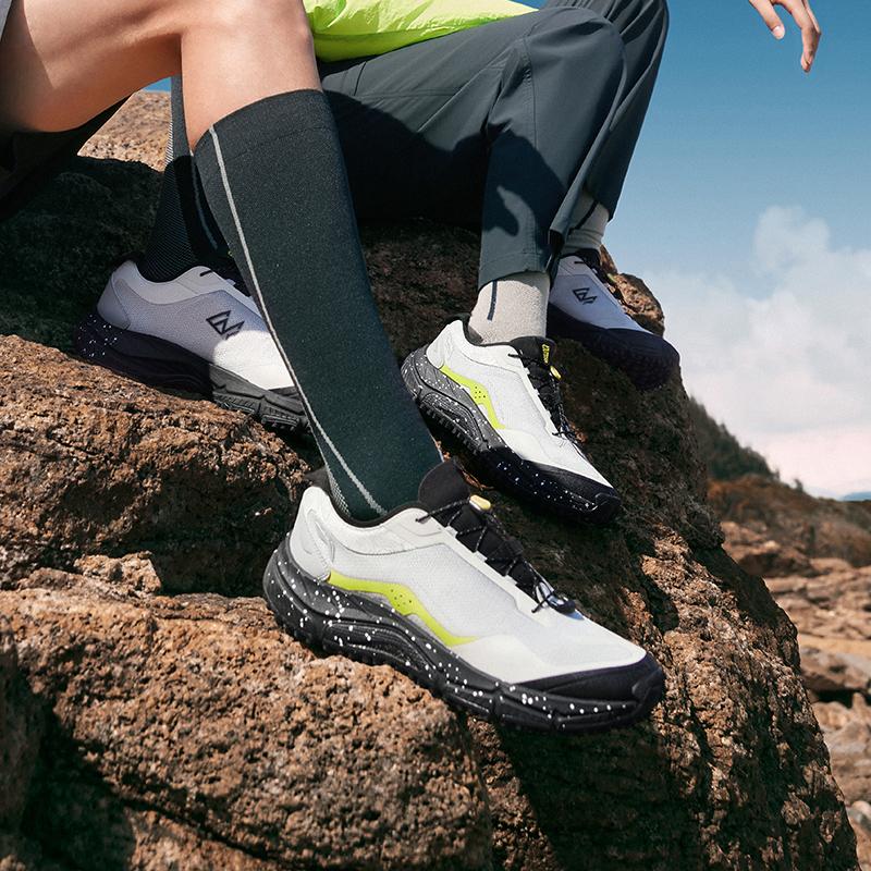 Li Ning Outdoor CF Tracing, Yi Jie Lite V3 Cushioning Slip Resistant Low top Hiking Shoes Men's Gray AHTU001-1