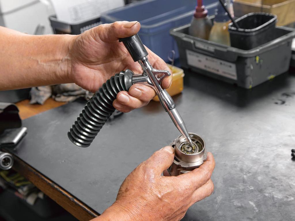 Kyoto Machinery Tools Mini Grease Gun (KTC) CGM-168