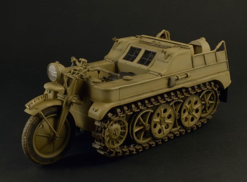 Platz Italeri WW2 German Kettenkrad Plastic Model IT7404 1/9 (Combat Vehicle)
