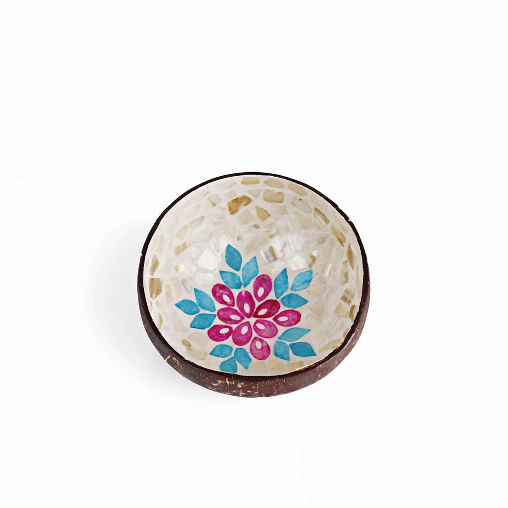 Ručně malovaná miska z kokosové skořápky: Design mušle pro úložný prostor na klíče ve vstupní hale nebo pro servírování salátu