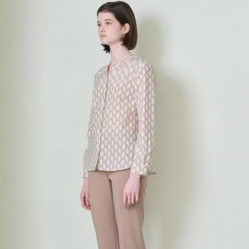 BCBG Chain Print Blouse B4s2b424