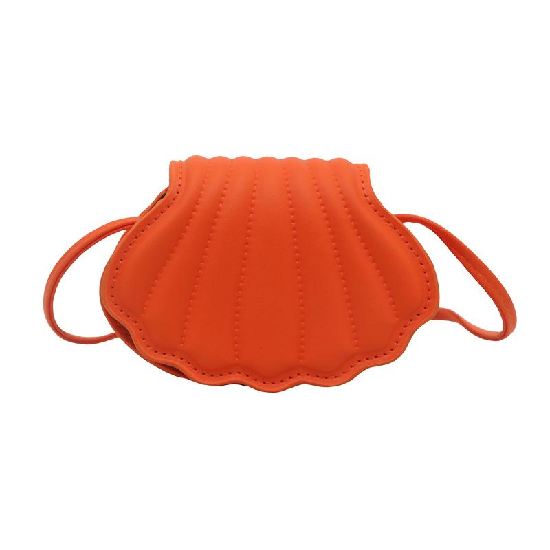 Women's bag niche design 2025 summer new trend fashion casual messenger bag simple shell bag