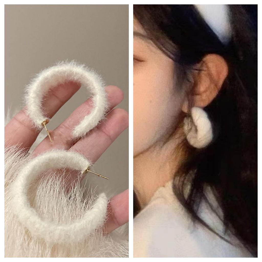 Boucles d'oreilles pelucheuses en forme de C pour femmes: Style Chic Automne & Hiver, Design Doux & Polyvalent