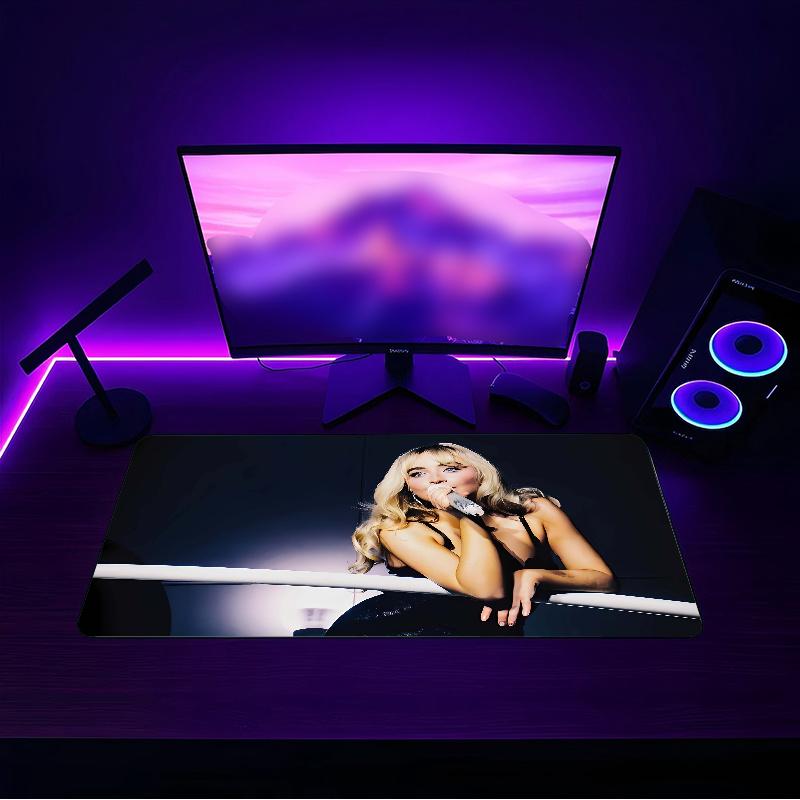 Sabrina Carpenter (32) Mauspad mit rutschfester Gummibasis, geeignet für Heimbüros und ein ideales Geschenk für Gamer