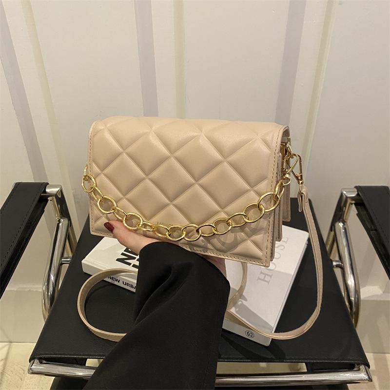 Rhombus Embroidery Thread Fashion Chain Handbag Small Bag Women's 2025 Winter New Solid Color Messenger Bag Small Square Bag