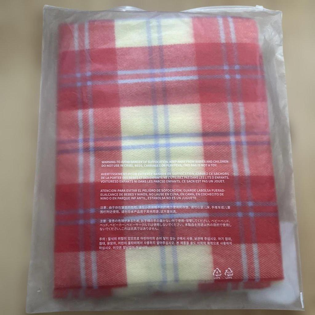 [USED] MUFFLER (RD_F) 2021 Holiday Collection