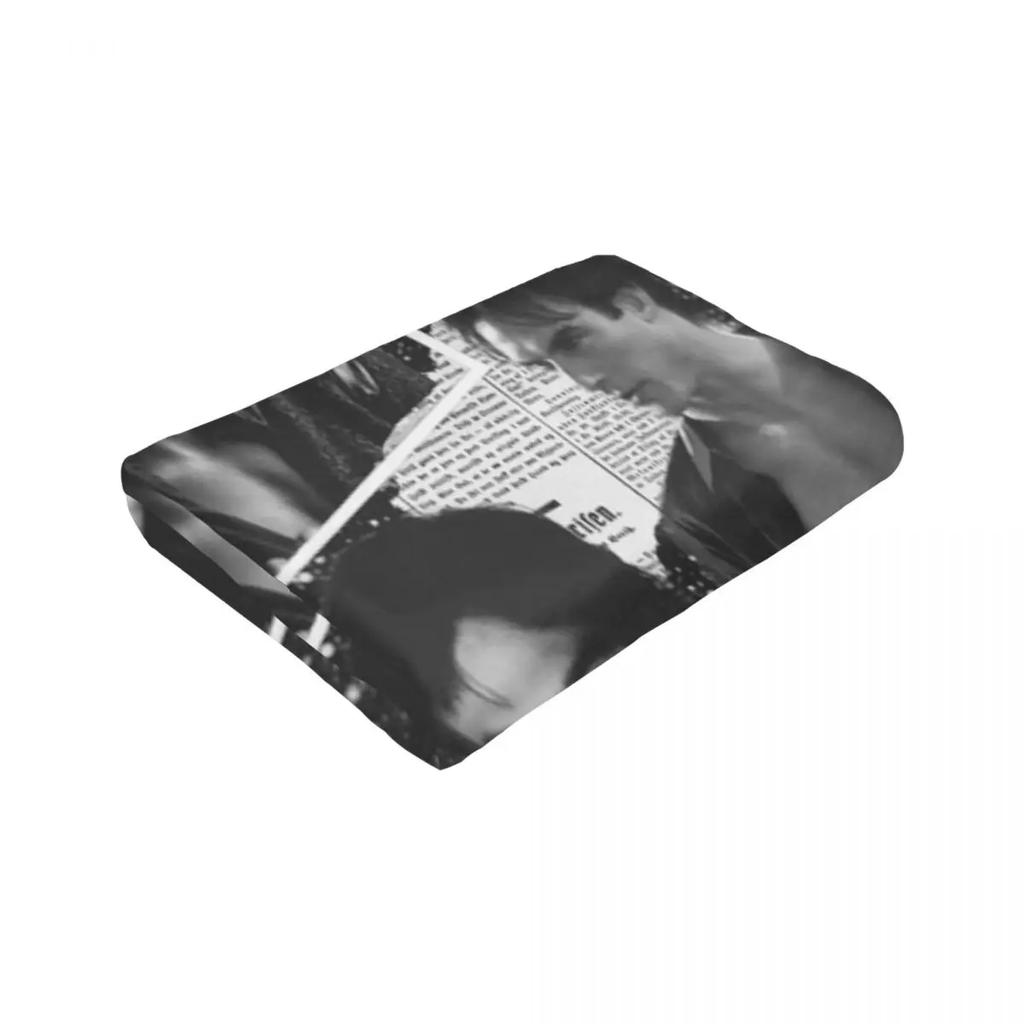 Ian Somerhalder Aesthetic Throw Blanket Plaid on the sofa Warm Blanket Stuffed Blankets Luxury Throw Blanket