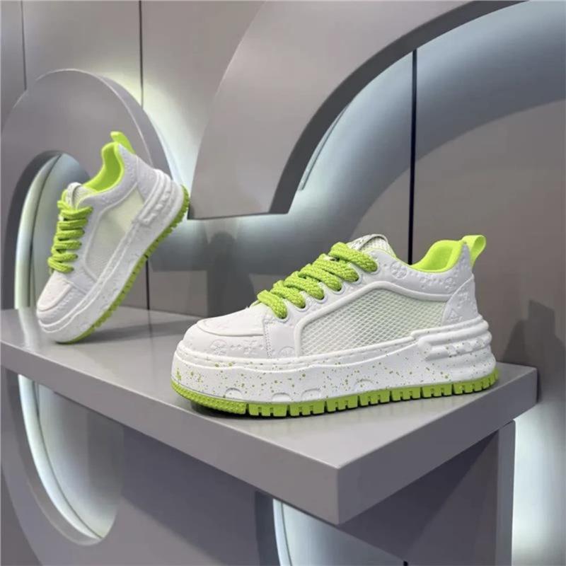 Scarpe sportive casual estive nuove alla moda in rete con suola spessa comode casual