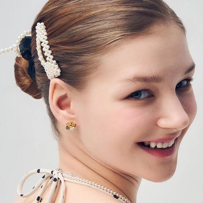 Pearl Cluster Snap Pin