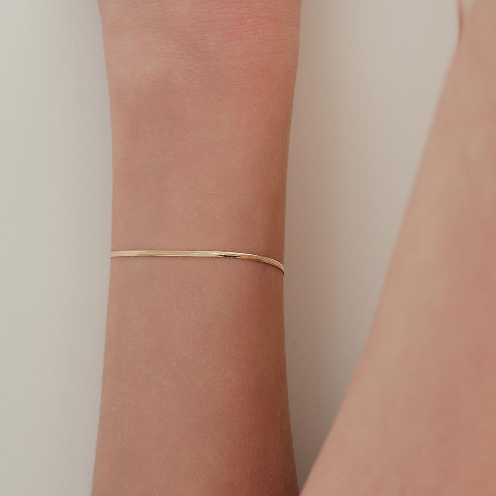 Lunne 14K Classic Snake 0.7 Snake Chain Bracelet (14K Gold) #Br02